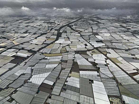Edward Burtynsky - Greenhouses, Almeria Peninsula, Spain